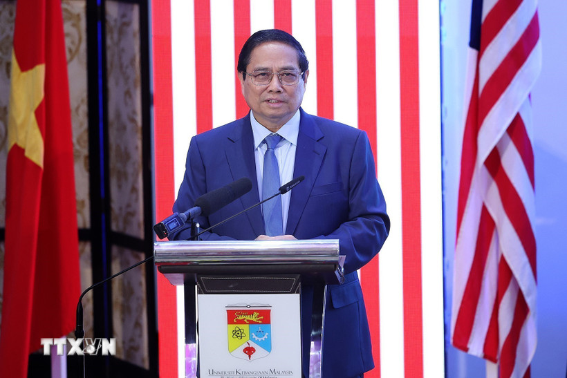 Thủ tướng Phạm Minh Chính phát biểu tại Đại học Quốc gia Malaysia. (Ảnh: Dương Giang/TTXVN)
