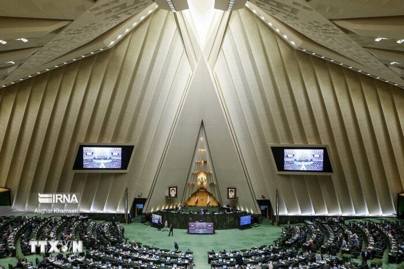 Toàn cảnh phiên họp Quốc hội Iran tại Tehran. (Ảnh: IRNA/TTXVN)