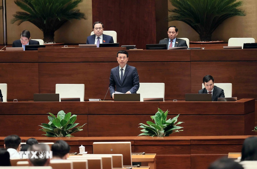 Bộ trưởng Bộ Khoa học và Công nghệ Nguyễn Mạnh Hùng giải trình, làm rõ một số vấn đề đại biểu Quốc hội nêu. (Ảnh: An Đăng/TTXVN)