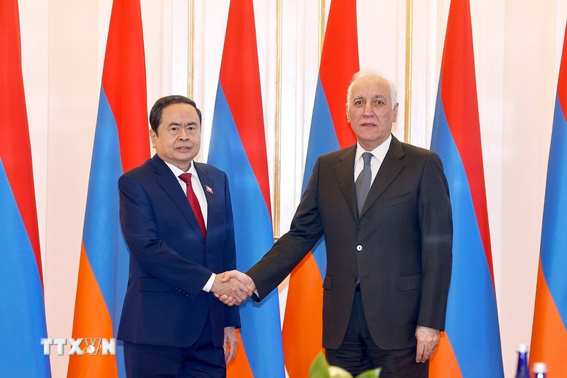 Chủ tịch Quốc hội Trần Thanh Mẫn hội kiến Tổng thống Armenia Vahagn Khachaturyan. (Ảnh: Doãn Tấn/TTXVN)