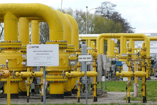 Trạm bơm khí đốt ở Rembelszczyzna, gần Warsaw, Ba Lan ngày 27/4/2022. (Ảnh: AFP/TTXVN) Ba Lan có thể tự chủ về nguồn cung khí đốt vào cuối năm 2022 ảnh 1