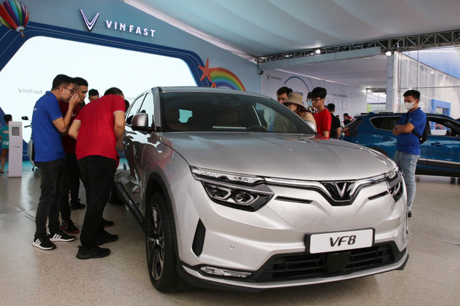 Mục sở thị VF e34 chinh phục thử thách lội nước sâu nửa mét ảnh 9