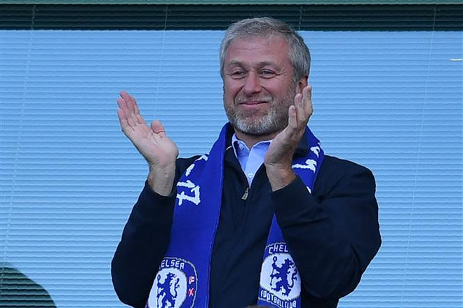 Tỷ phú Nga Roman Abramovich. (Ảnh: AFP/TTXVN) Tỷ phú Nga Roman Abramovich đòi EU bồi thường vì các lệnh trừng phạt ảnh 1