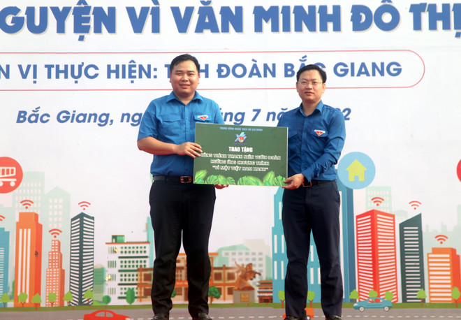 TW Đoàn phát động Ngày cao điểm 'Chiến sỹ tình nguyện vì văn minh' ảnh 1