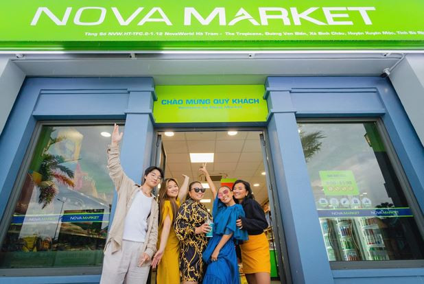 Đại gia đình Đoan Trang 'chill hè' tại NovaWorld Ho Tram ảnh 5