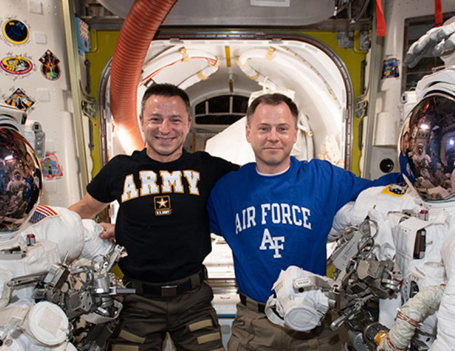 NASA lắp đặt 'bến đỗ' cho tàu vũ trụ thương mại trên ISS ảnh 1