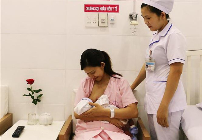Hơn 73% trẻ sơ sinh không được bú sớm trong vòng 1 giờ sau sinh ảnh 1