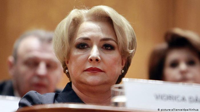 Thủ tướng Romania Viorica Dancila. (Nguồn: Xinhua) Một đối tác tuyên bố rút lui, liên minh cầm quyền Romania sụp đổ ảnh 1