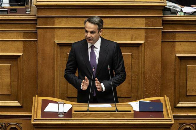 Thủ tướng Hy Lạp Kyriakos Mitsotakis. (Nguồn: THX/TTXVN) Hy Lạp tuyên bố dỡ bỏ hoàn toàn các biện pháp kiểm soát vốn ảnh 1