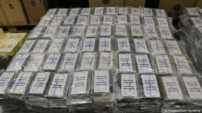 Đức tịch thu lượng lớn cocaine trị giá 350 triệu euro trong container ảnh 1