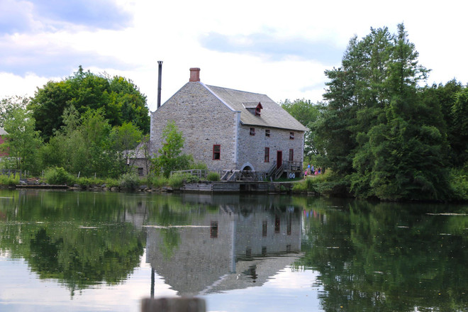 Khám phá ngôi làng giữ nguyên nếp sinh hoạt như hơn 150 năm về trước ảnh 2