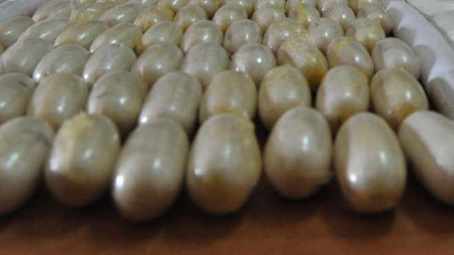 Costa Rica bắt giữ đối tượng giấu hơn 100 gói cocain trong bụng ảnh 1