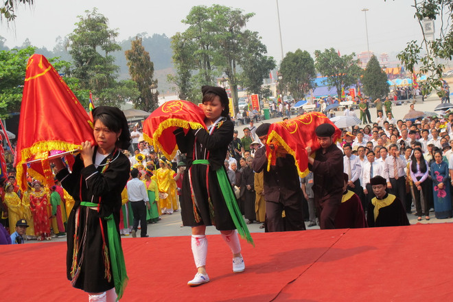 Du khách tấp nập đổ về Tam Đảo tham dự Lễ hội Tây Thiên ảnh 1