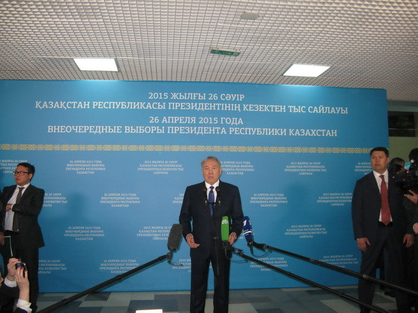 Tổng thống Kazakhstan giành chiến thắng thuyết phục trước thời hạn ảnh 1
