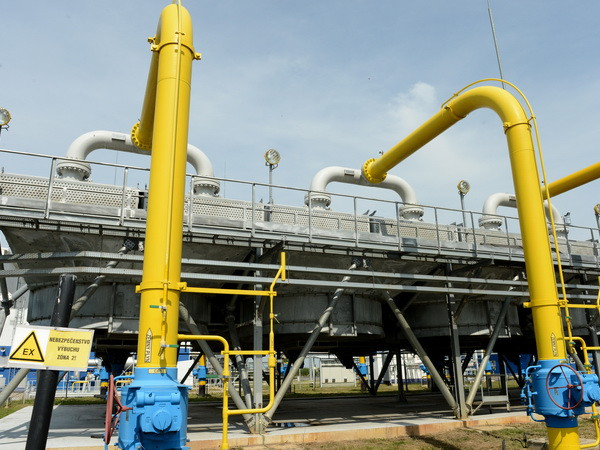 Nga tiếp tục bán khí đốt với giá ưu đãi cho Ukraine trong quý 2 ảnh 1