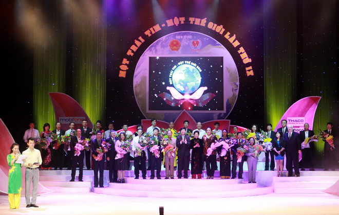 Tôn vinh người khuyết tật và trẻ mồ côi có nghị lực vươn lên ảnh 1