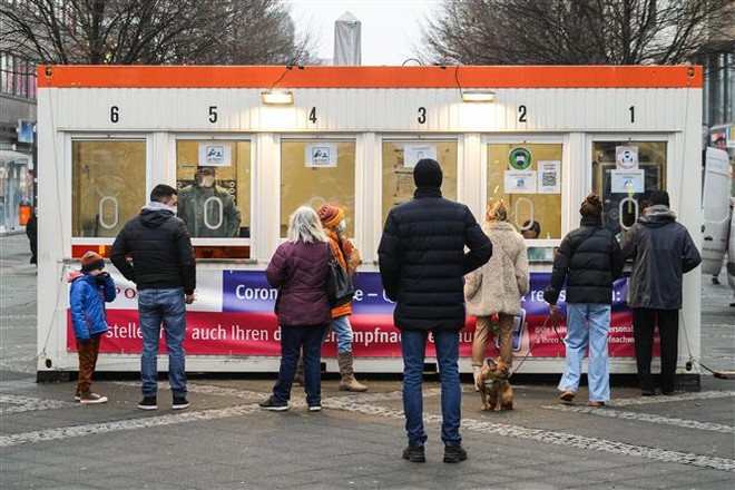 Tỷ lệ mắc mới ở Đức lên mức kỷ lục, Pháp có thể đã vượt qua đỉnh dịch ảnh 1