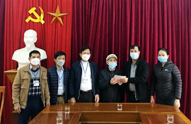 Cụ ông 92 tuổi ủng hộ 100 triệu đồng tiền lương hưu để chống dịch ảnh 2