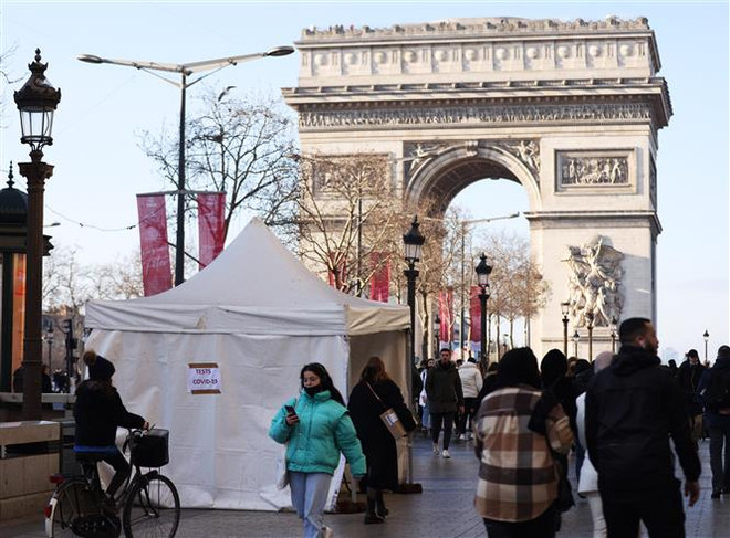 Omicron có khả năng lây truyền cao hơn 105% so với biến thể Delta ảnh 1