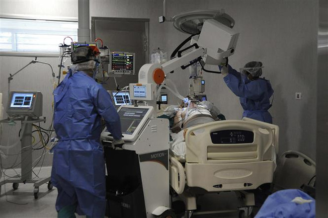 Argentina ghi nhận số ca mắc COVID-19 mới trong ngày cao kỷ lục ảnh 1