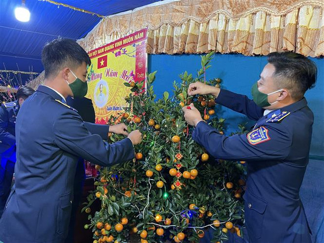 Tết của những người lính bảo vệ chủ quyền biển đảo quê hương ảnh 1