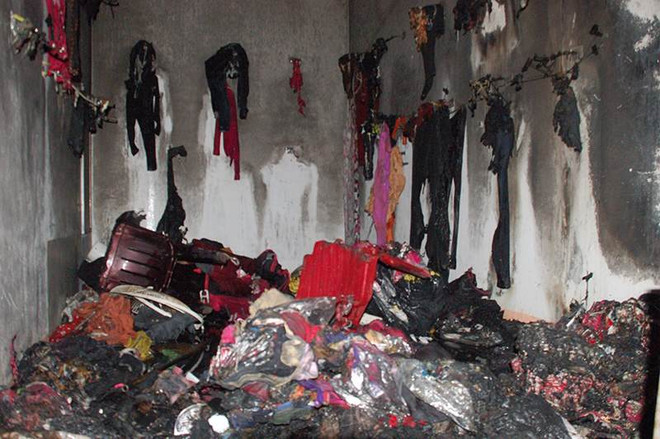 Cháy lớn ở chợ Quảng Ninh, nhiều gian hàng bị thiêu rụi ảnh 1