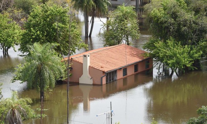 Lũ lụt tiếp tục hoành hành tại Nam Mỹ, 170.000 người phải sơ tán ảnh 1