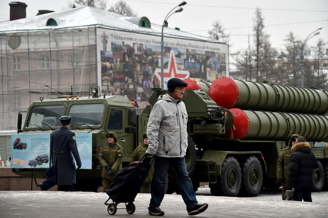 Hệ thống S-400 bắt đầu trực chiến ở khu vực Tây Bắc nước Nga ảnh 1