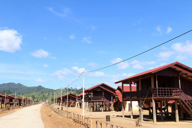 Doanh nghiệp Việt Nam làm tốt công tác tái định cư tại Lào ảnh 1