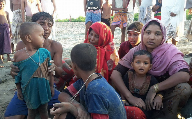 Thêm hàng chục nghìn người Rohingya vượt biên sang Bangladesh ảnh 1