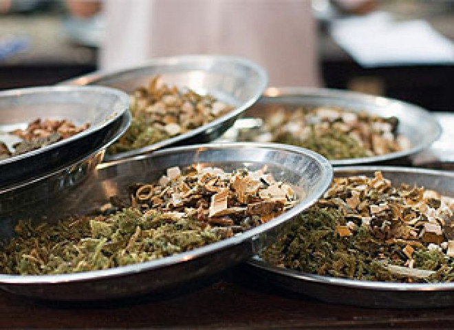 Phát hiện nhiều bằng chứng ung thư gan có liên quan đến thuốc Bắc ảnh 1