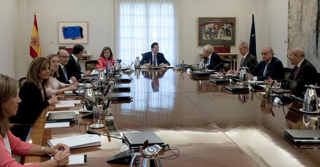 Thủ tướng Tây Ban Nha đe dọa dừng quyền tự trị của vùng Catalunya ảnh 1