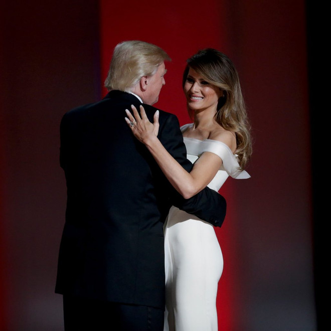 Trang phục của Đệ nhất phu nhân Melania Trump trưng bày trong bảo tàng ảnh 4