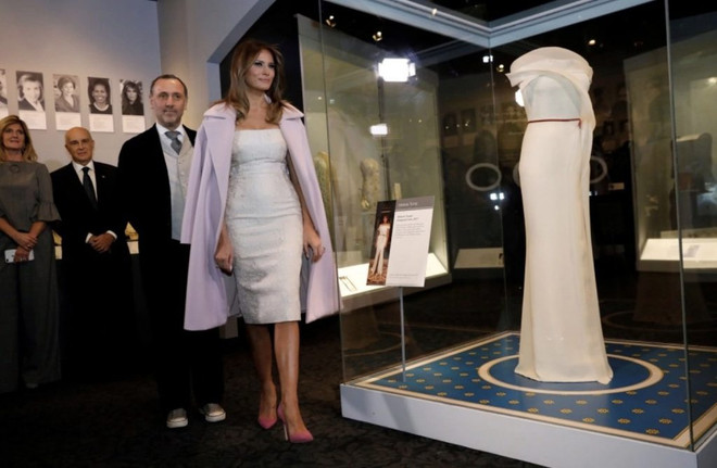 Trang phục của Đệ nhất phu nhân Melania Trump trưng bày trong bảo tàng ảnh 2