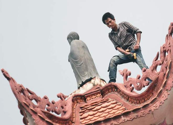 Xác định danh tính thanh niên phá phách trên đỉnh tháp chùa Cót ảnh 1