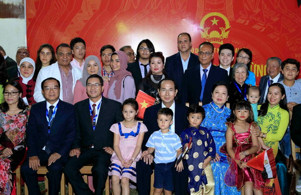 Chủ tịch nước Trần Đại Quang đến thăm Đại sứ quán Việt Nam tại Ai Cập ảnh 2