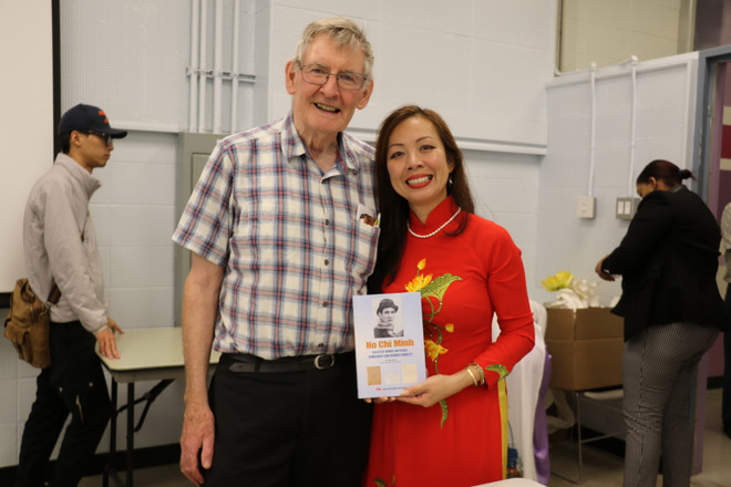 Ra mắt cuốn sách thứ 3 về Chủ tịch Hồ Chí Minh tại Canada ảnh 2