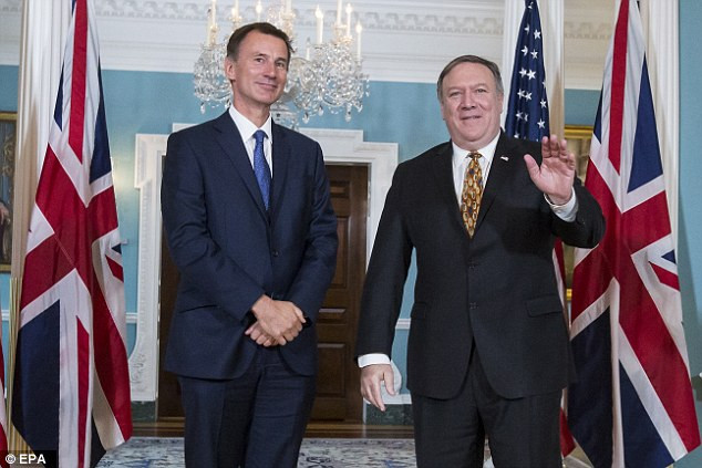 Ngoại trưởng Anh và Mỹ thảo luận về "mối đe dọa" từ Nga ảnh 1