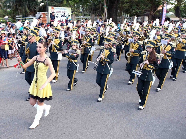 Lễ hội đường phố - điểm nhấn của Festival Huế 2014 ảnh 1