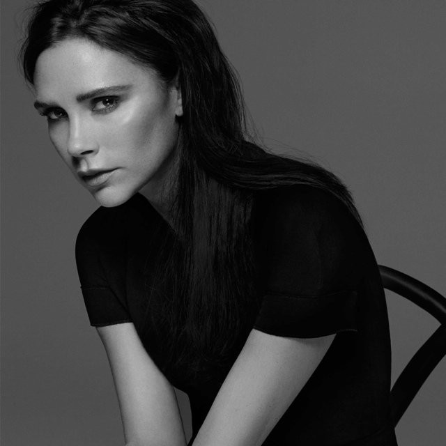 Victoria Beckham bị Dolce & Gabbana “chê” là bình dân ảnh 2