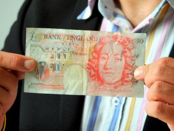 Ngân hàng Anh thu hồi đồng bạc giấy 50 bảng mẫu cũ ảnh 1
