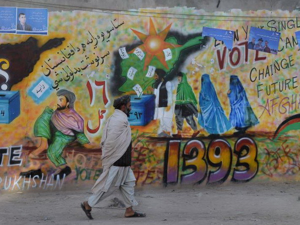Bầu cử Tổng thống Afghanistan diễn ra bất chấp bạo lực ảnh 1