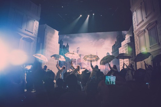 Mãn nhãn với show diễn đỉnh cao của Burberry tại Thượng Hải ảnh 5