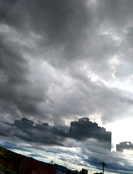 [Photo] Ảo ảnh kỳ lạ xuất hiện 20 phút trên bầu trời ở Trung Quốc ảnh 4