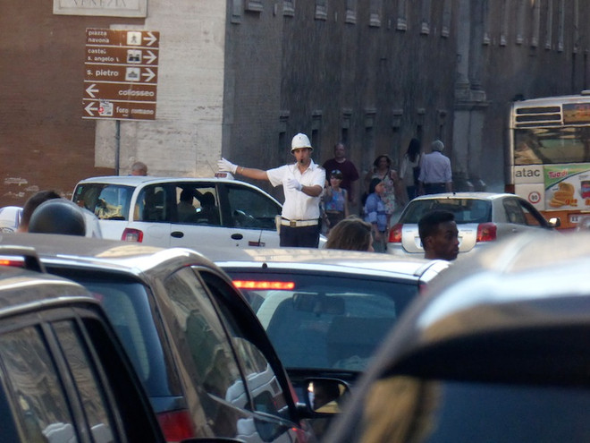 Người gây tai nạn chết người ở Italy bị treo bằng lái xe 30 năm ảnh 1