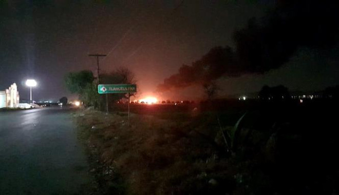 Gần 100 người thương vong trong vụ nổ đường ống nhiên liệu ở Mexico ảnh 1