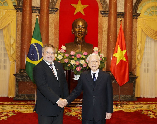 Tổng Bí thư, Chủ tịch nước tiếp các Đại sứ trình Quốc thư ảnh 1