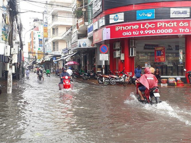 Nhiều khu vực trên địa bàn tỉnh Bạc Liêu ngập nặng do bão số 1 ảnh 1