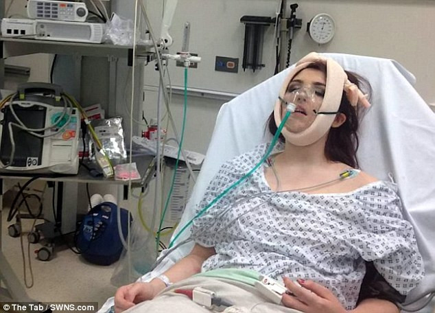 Cô gái mắc bệnh lạ, bị trật khớp khi quan hệ tình dục ảnh 1