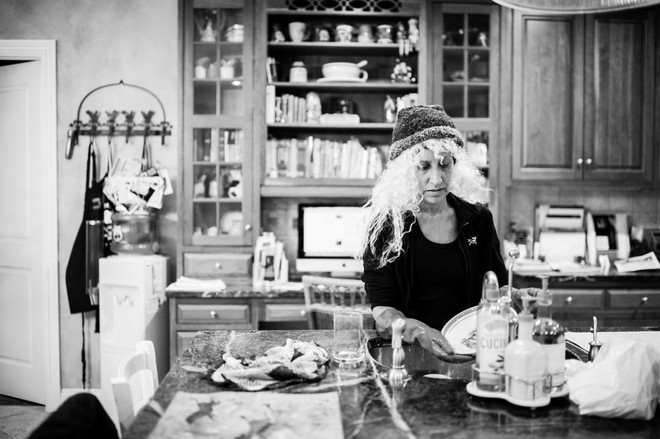 Tình yêu của cặp vợ chồng bị ung thư qua những bức ảnh của con gái ảnh 7